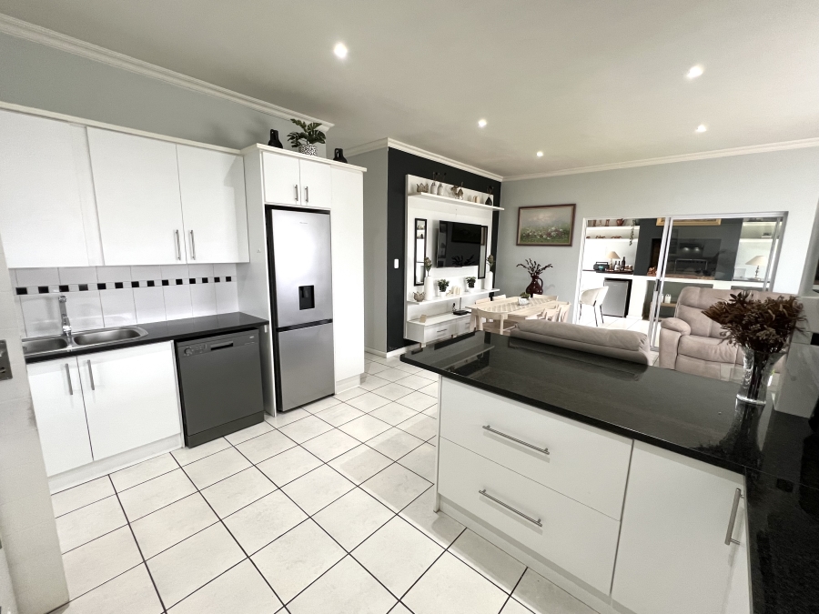 2 Bedroom Property for Sale in Fountains Estate Eastern Cape